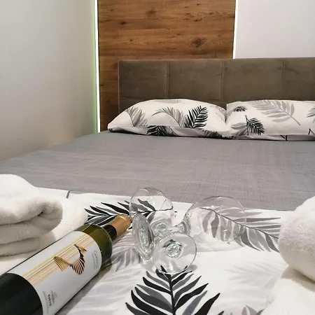 Elena Apartman