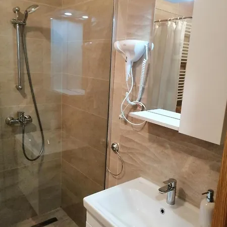 Elena Apartman *